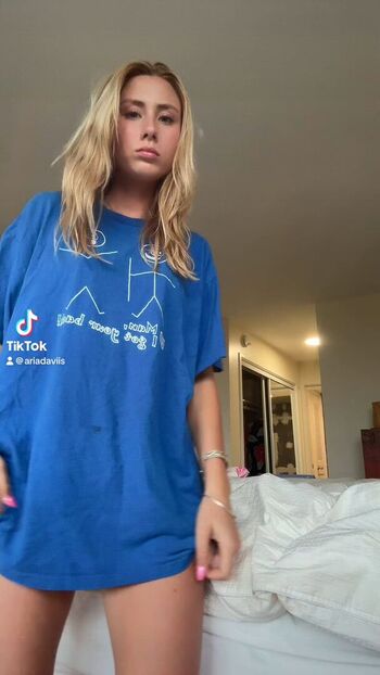 aria_davis