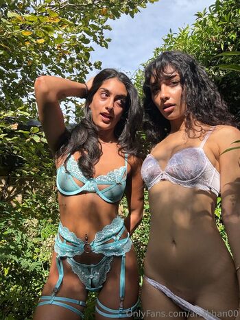 ariakhan00