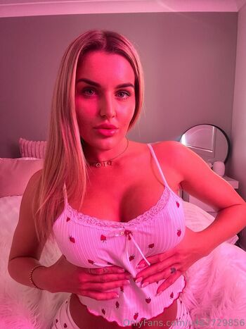 arianaextra