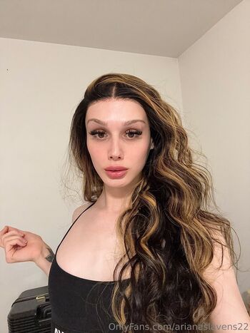 arianaslavens22
