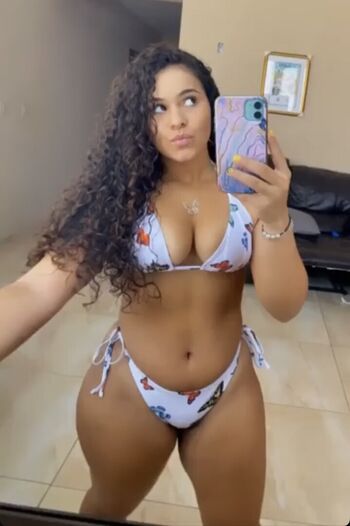Arianna_odettee