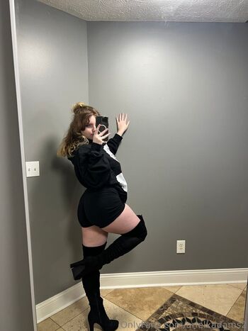 arielxadams2