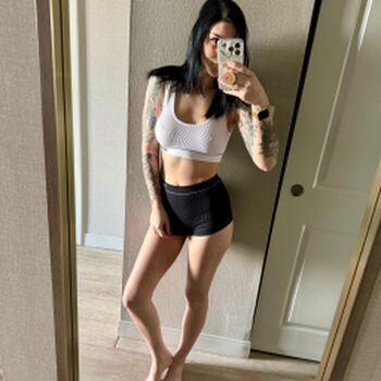 Arryn Zech