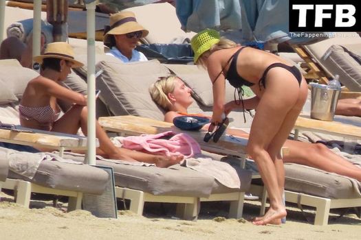 Ashley Roberts