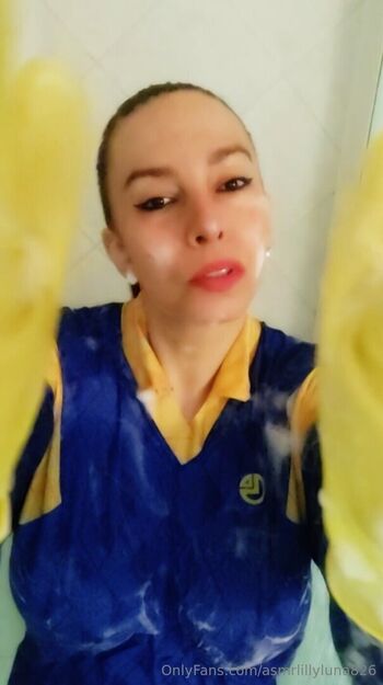 asmrlillyluna826