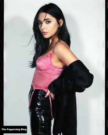 Atiana De La Hoya