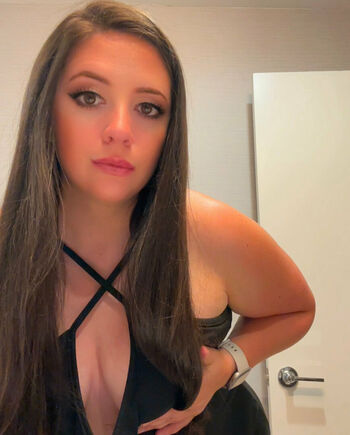 ava_hadley