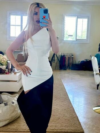 Ava Max