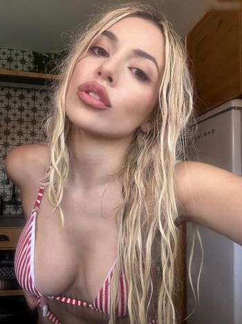 Ava Max