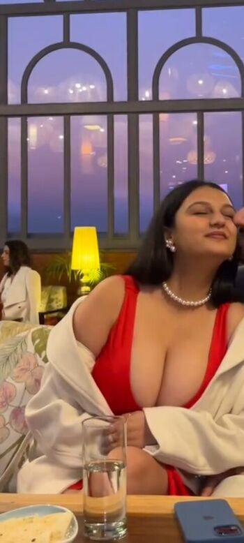 _ayushaaaa__