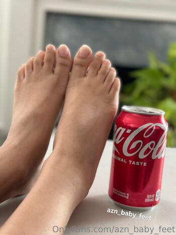 azn_baby_feet