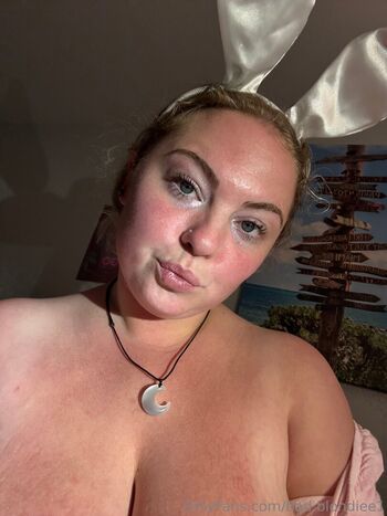 Bad.blondiee1