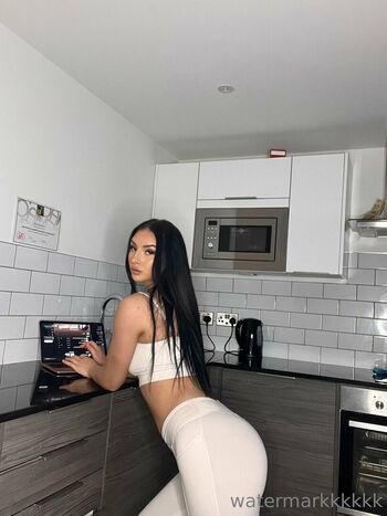 badgyalcbx