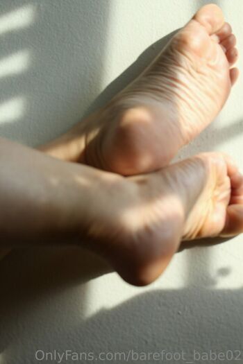 barefoot_babe02