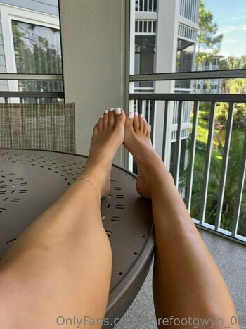 barefootgwyn_08