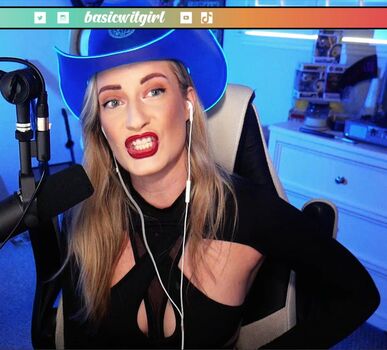 BasicWitGirl