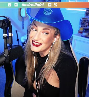 BasicWitGirl