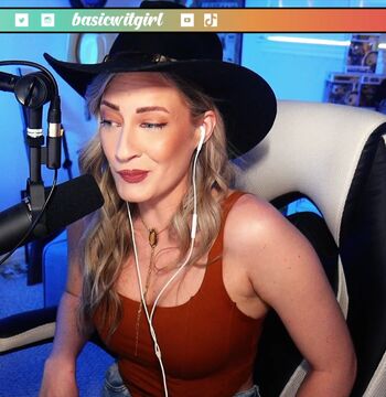BasicWitGirl