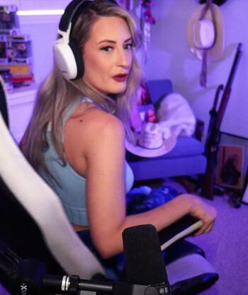 BasicWitGirl