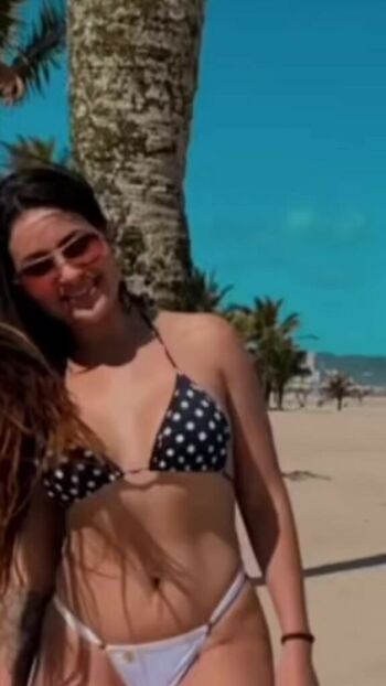 Bella Menezes