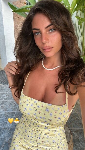 Bella_mnz