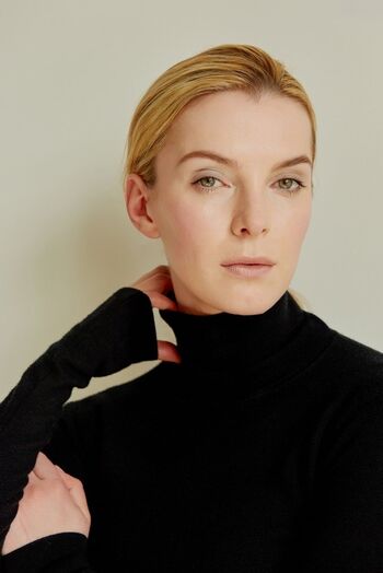 Betty Gilpin