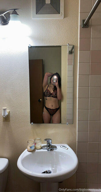 bigbooootyash