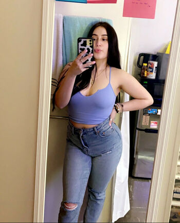 bigtiddygothgirll