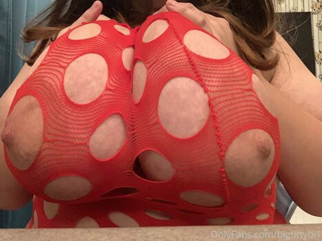 bigtittybi1