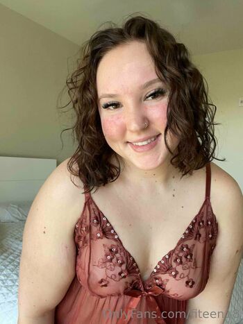 bisexualcollegegirl