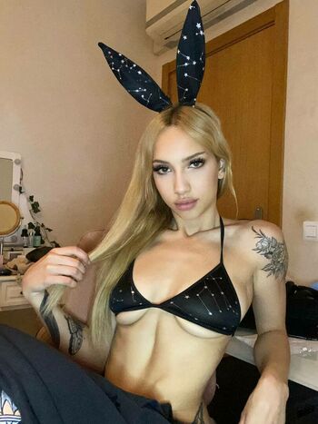 blonde_sophie2