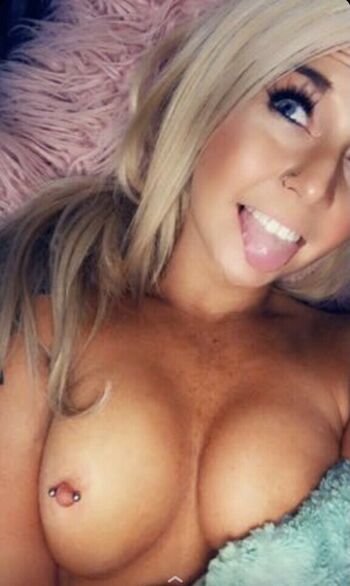 Blondebomb12