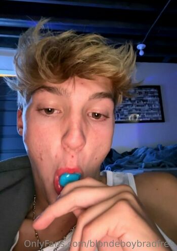 blondeboybradfree