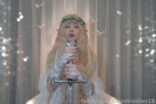 blondelashes19