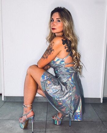 Blondiiegiirl