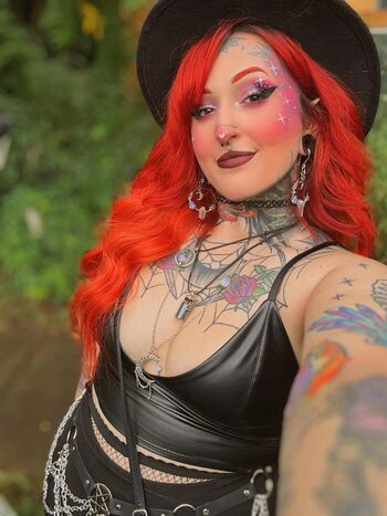 Bluecollargoth