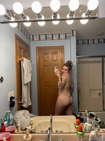 bombshellbethany