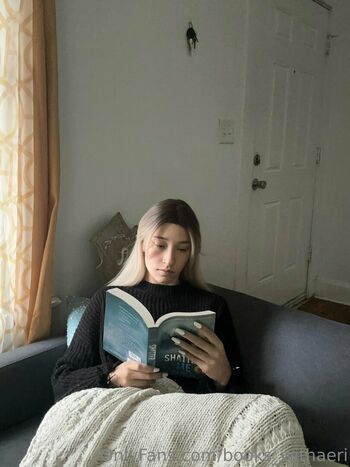 books_withaeri