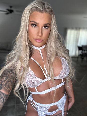 BrazyBecca