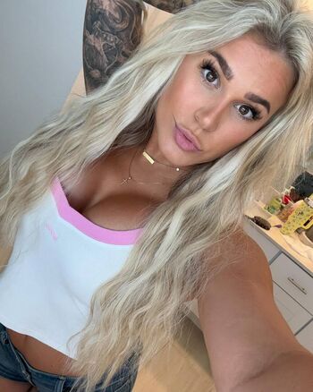 BrazyBecca