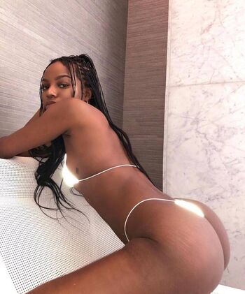 Briana Shaneè