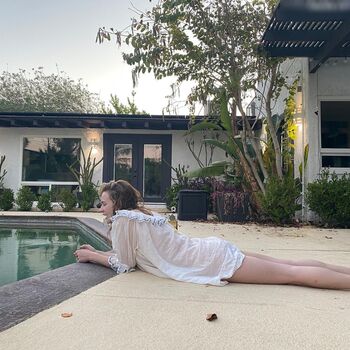 Britt Robertson