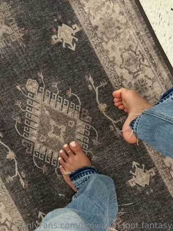 browngirl.foot.fantasy