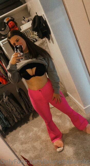 brunettebombshell13