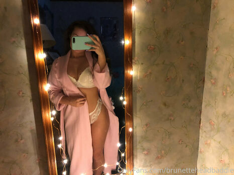 brunetteheadbaddie