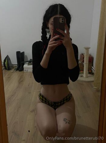 brunetterubi70