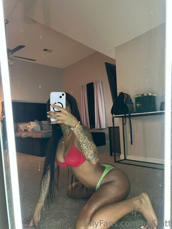 bu5tatt