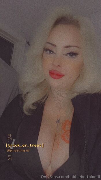 bubblebuttblondi