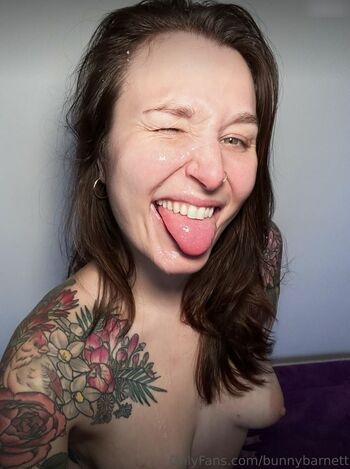 Bunny Barnett / thedolphingirl