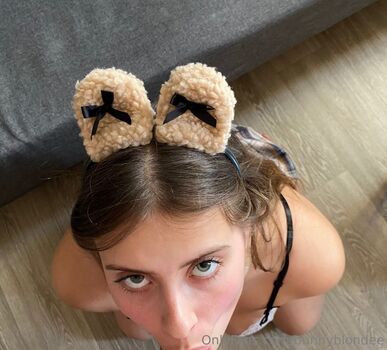 bunnyblondee